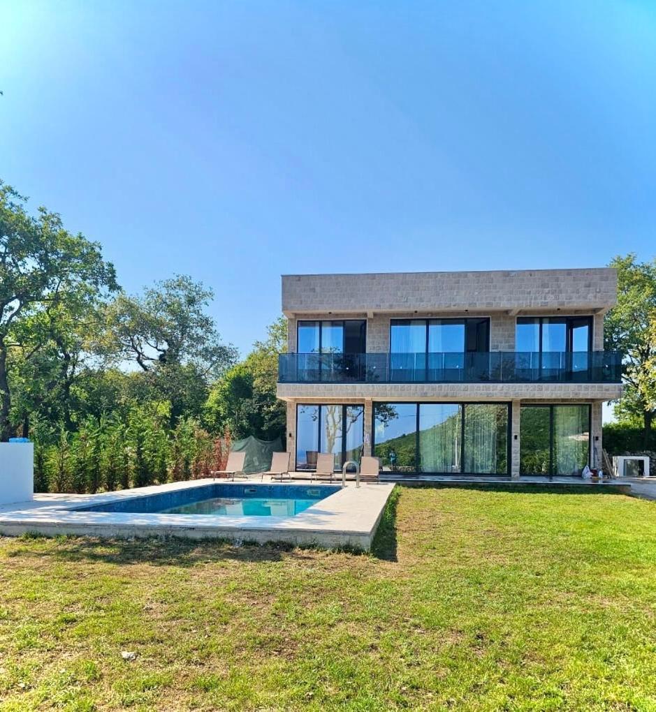 Lucesole Villa *